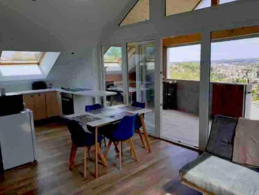 Appart' Terrasse Vue Exceptionnelle 1Er Etage Montbeliard Bagian luar foto